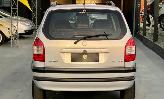 GM - Chevrolet Zafira 2.0/ CD 2.0  8V  MPFI 5p Mec. 2002 Gasolina-2