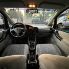 GM - Chevrolet Zafira 2.0/ CD 2.0  8V  MPFI 5p Mec. 2002 Gasolina-5