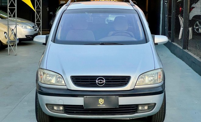 GM - Chevrolet Zafira 2.0/ CD 2.0  8V  MPFI 5p Mec. 2002 Gasolina-0