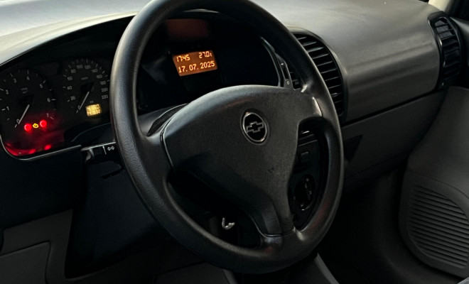 GM - Chevrolet Zafira 2.0/ CD 2.0  8V  MPFI 5p Mec. 2002 Gasolina-3