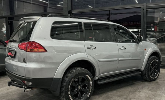 Pajero DAKAR 3.2 4x4 Diesel 2013 7 Lugares-2