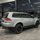Pajero DAKAR 3.2 4x4 Diesel 2013 7 Lugares-2