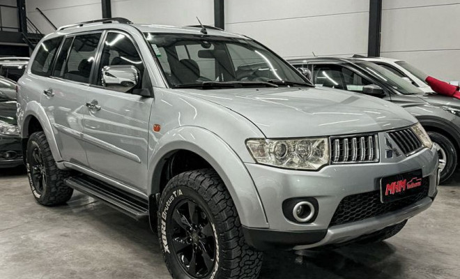 Pajero DAKAR 3.2 4x4 Diesel 2013 7 Lugares-0