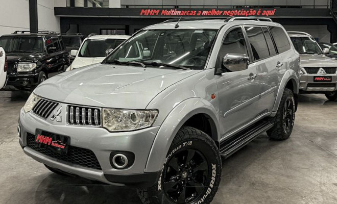 Pajero DAKAR 3.2 4x4 Diesel 2013 7 Lugares