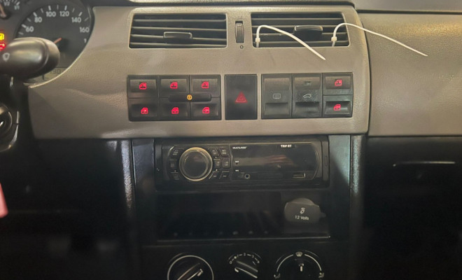 VW - VolksWagen Parati 1000 Mi 16V 4p Turbo 2001 Gasolina-7