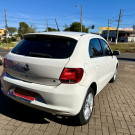VW - VolksWagen Gol (novo) 1.0 Mi Total Flex 8V 4p 2013 Flex