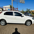 VW - VolksWagen Gol (novo) 1.0 Mi Total Flex 8V 4p 2013 Flex