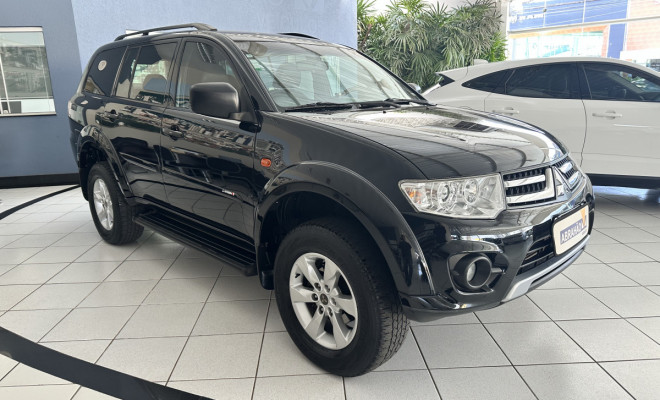 Mitsubishi Pajero DAKAR 3.2 4x4 T.I. Dies. 5p Aut. 2015 Diesel-1