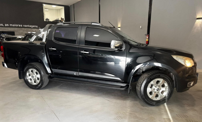 GM - Chevrolet S10 Pick-Up LTZ 2.4 F.Power 4x2 CD 2013 Gasolina-1