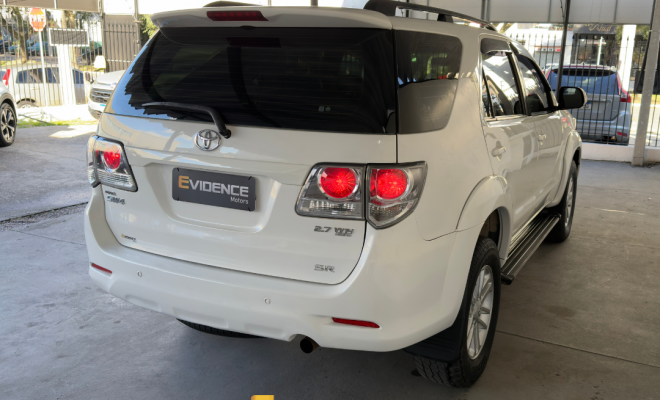 Toyota Hilux SW4 SR 4x2 2.7/ 2.7 Flex 16V Aut. 2012 Flex-4