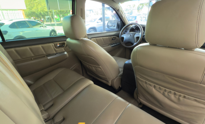 Toyota Hilux SW4 SR 4x2 2.7/ 2.7 Flex 16V Aut. 2012 Flex-9