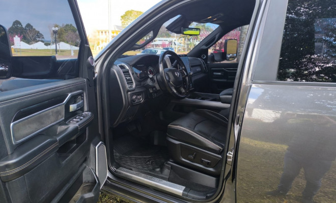 RAM 2500 LARAMIE 6.7 NIGHT EDITION TB CD 4x4 AUT.-2