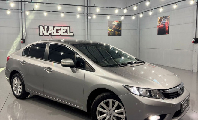 Honda Civic Sedan LXR 2.0 Flexone 16V Aut. 4p 2014 Flex-4