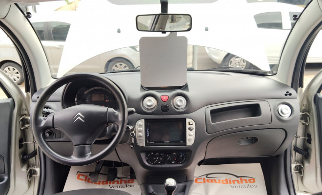 Citroën C3 GLX 1.4/ GLX Sonora 1.4 Flex 8V 5p 2010 Flex-6