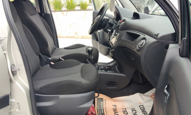 Citroën C3 GLX 1.4/ GLX Sonora 1.4 Flex 8V 5p 2010 Flex-7