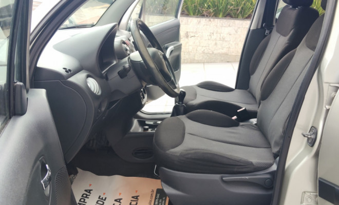 Citroën C3 GLX 1.4/ GLX Sonora 1.4 Flex 8V 5p 2010 Flex-10