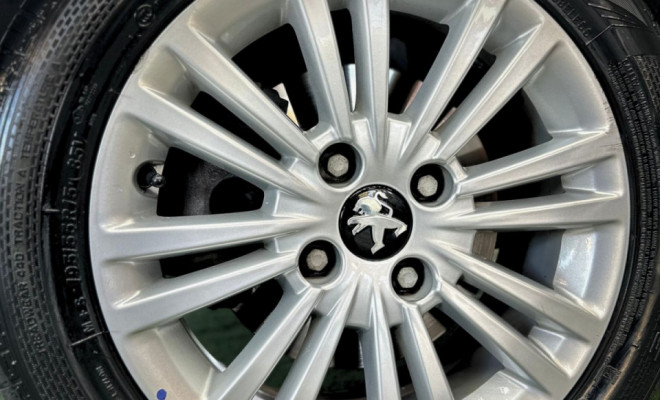 Peugeot 208 Allure 1.2 Flex 12V 5p Mec. 2019 Flex-11