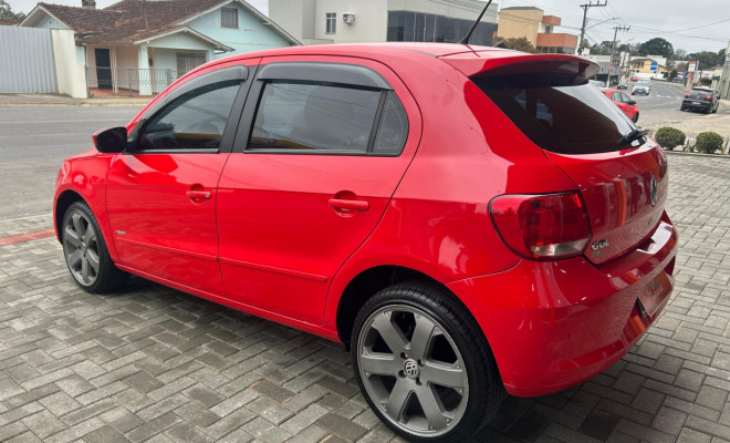 VW - VolksWagen Gol (novo) 1.0 Mi Total Flex 8V 4p 2013 Flex-4
