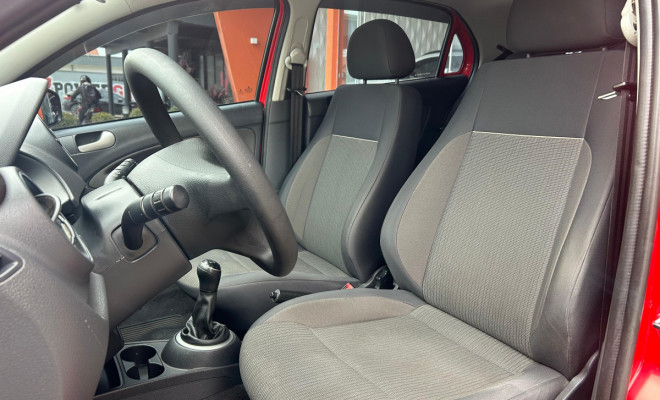 VW - VolksWagen Gol (novo) 1.0 Mi Total Flex 8V 4p 2013 Flex-8