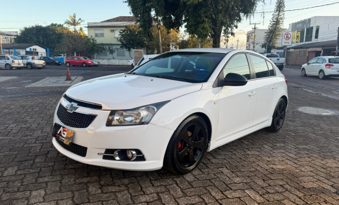 GM - Chevrolet CRUZE HB Sport LT 1.8 16V FlexP. 5p Mec 2013 Flex-1
