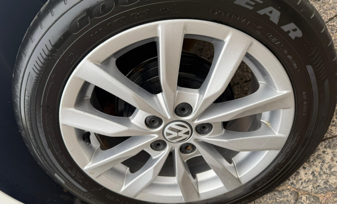 VW - VolksWagen Fox 1.6 Mi I MOTION Total Flex 8V 5p 2014 Flex-17