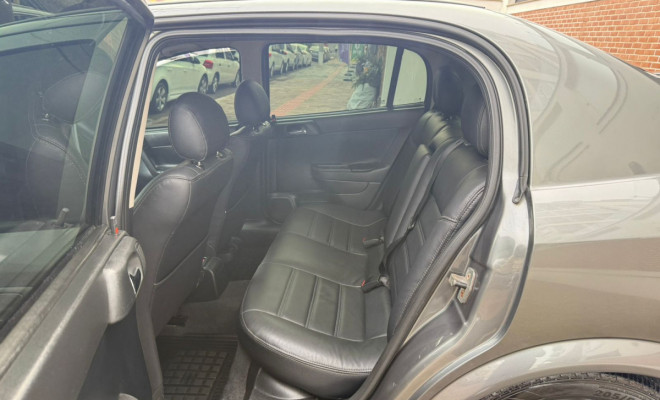 GM - Chevrolet Astra Advantage 2.0 MPFI 8V FlexPower 5p 2010 Flex-7