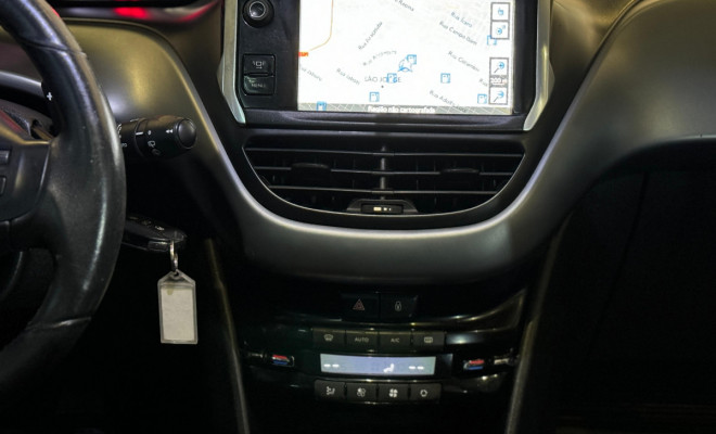 Peugeot 208 Griffe 1.6 Flex 16V 5p Aut. 2014 Flex-7