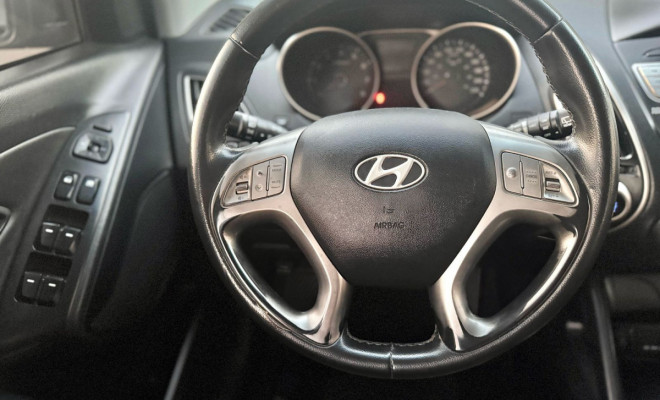 Hyundai ix35 2.0 16V 170cv 2WD/4WD Aut. 2011 Flex-9