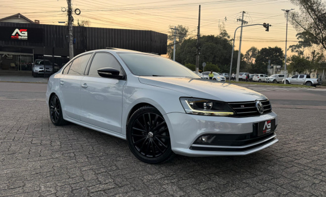 VW - VolksWagen JETTA Comfortline 1.4 TSI 16V 4p Aut. 2017 Flex