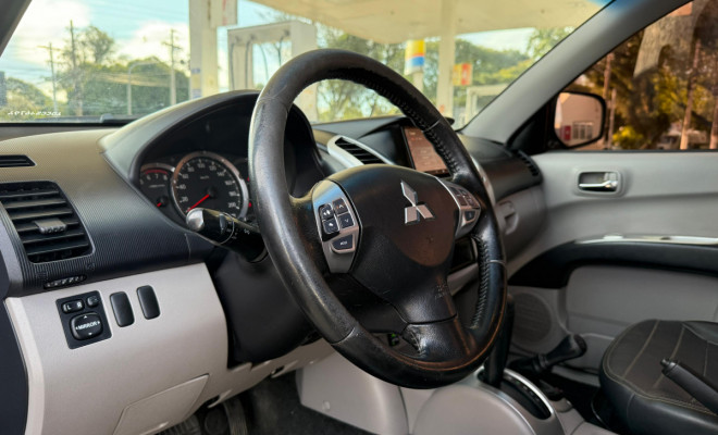 Mitsubishi L200 Triton HPE 3.5 CD V6 24V Flex Aut. 2013 Gás-4