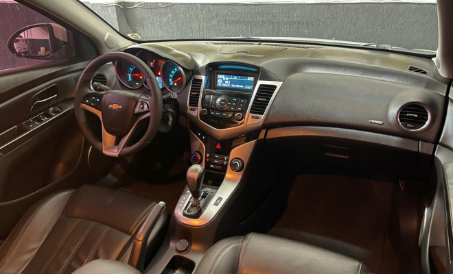 GM - Chevrolet CRUZE HB Sport LT 1.8 16V FlexP. 5p Aut 2015 Flex-6