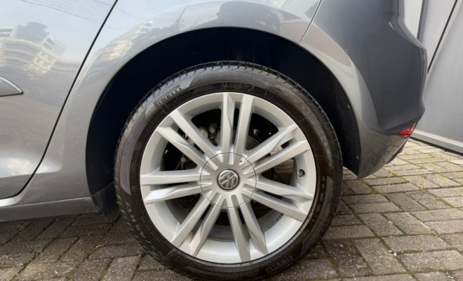 VW - VolksWagen Golf Highline 1.4 TSI Total Flex Aut. 2017 Flex-8