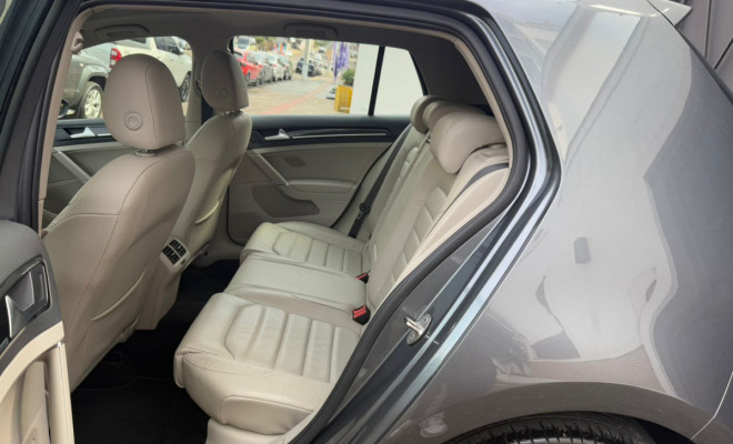 VW - VolksWagen Golf Highline 1.4 TSI Total Flex Aut. 2017 Flex-7