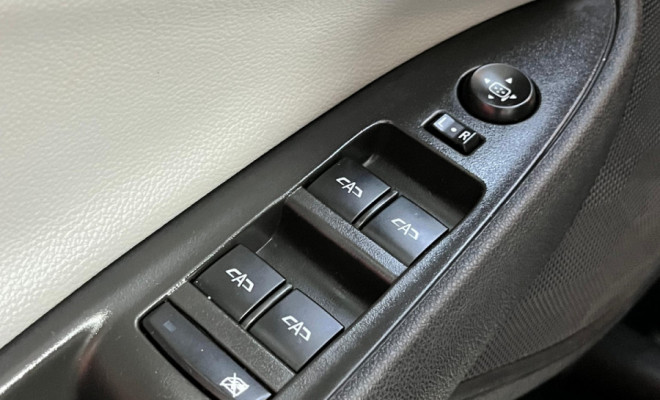 GM - Chevrolet ONIX HATCH PREM. 1.0 12V TB Flex 5p Aut. 2023 Flex-9