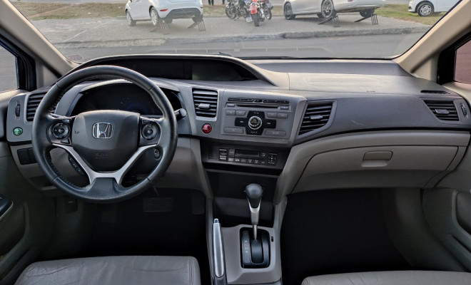 Honda Civic Sedan LXR 2.0 Flexone 16V Aut. 4p 2014 Flex-4