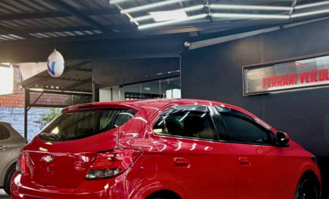 GM - Chevrolet ONIX HATCH LT 1.4 8V FlexPower 5p Mec. 2014 Gasolina-6