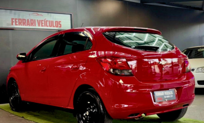 GM - Chevrolet ONIX HATCH LT 1.4 8V FlexPower 5p Mec. 2014 Gasolina-7