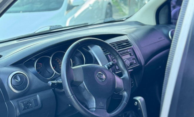 Nissan LIVINA SL 1.8 16V Flex Fuel Aut. 2012 Flex-2
