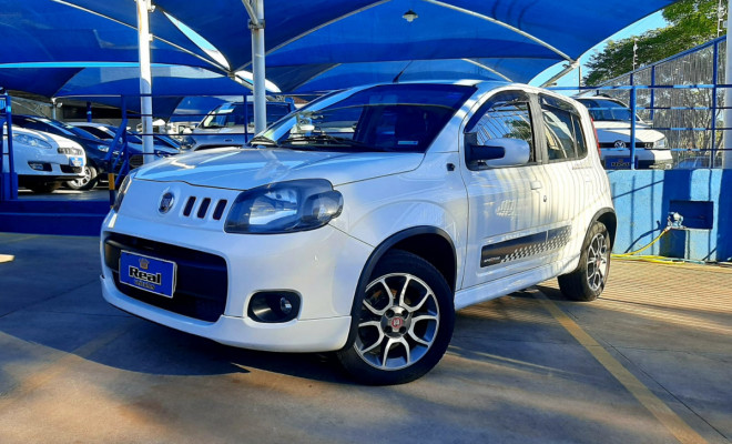 Fiat UNO SPORTING 1.4 EVO Fire Flex 8V 4p 2013 Flex
