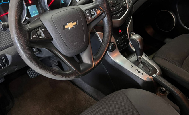 GM - Chevrolet CRUZE LT 1.8 16V FlexPower 4p Aut. 2012-3