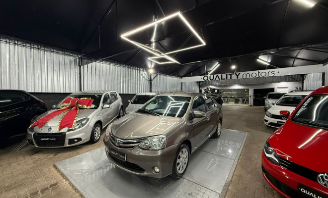 Toyota ETIOS XLS Sedan 1.5 Flex 16V 4p Mec. 2017 Flex-1