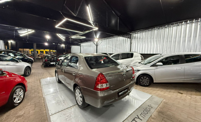 Toyota ETIOS XLS Sedan 1.5 Flex 16V 4p Mec. 2017 Flex-4
