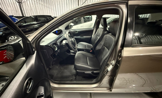 Toyota ETIOS XLS Sedan 1.5 Flex 16V 4p Mec. 2017 Flex-9