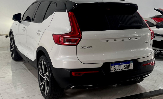 Volvo XC 40 T-5 R-DESIGN 2.0 252cv AWD 2019 Gasolina-23