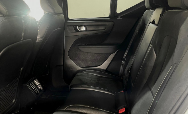 Volvo XC 40 T-5 R-DESIGN 2.0 252cv AWD 2019 Gasolina-15