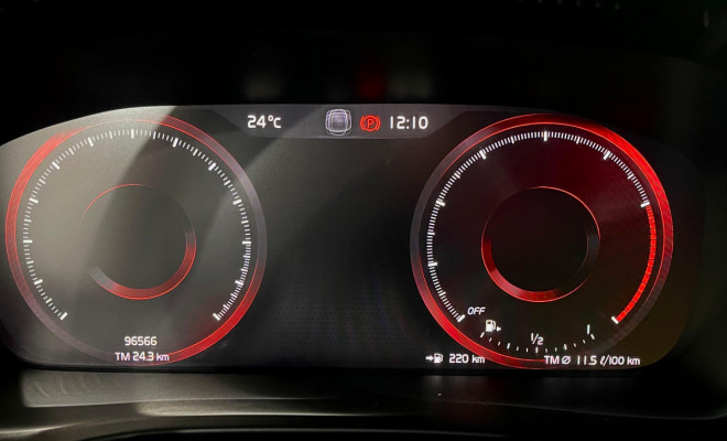 Volvo XC 40 T-5 R-DESIGN 2.0 252cv AWD 2019 Gasolina-7