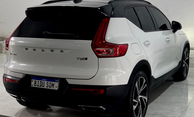 Volvo XC 40 T-5 R-DESIGN 2.0 252cv AWD 2019 Gasolina-21