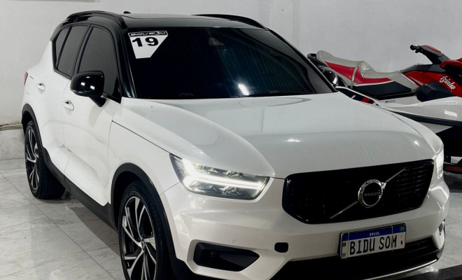 Volvo XC 40 T-5 R-DESIGN 2.0 252cv AWD 2019 Gasolina