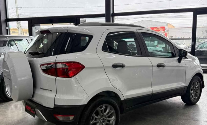 Ford EcoSport FREESTYLE 1.6 16V Flex 5p 2015 Flex-1