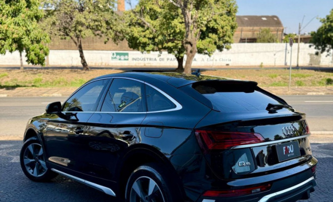 Audi Q5 SB P Black. 2.0 TFSIe S.Tr. Qt (Hib.) 2023 Gasolina-16